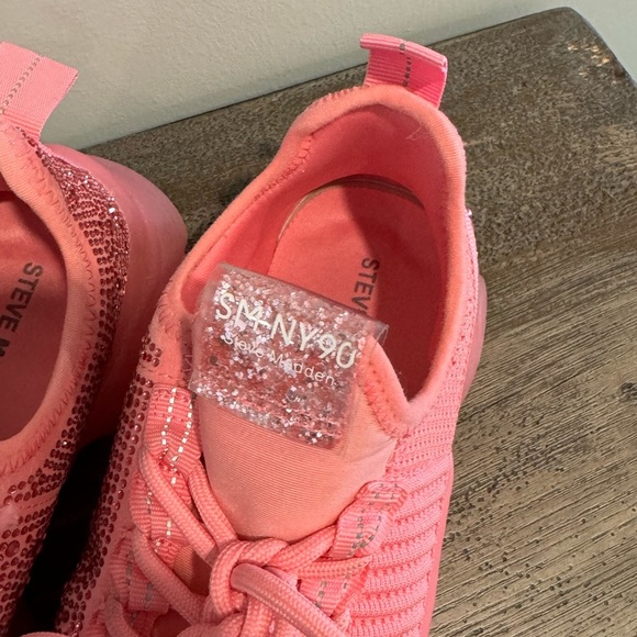 Girls size 4m, Steve Madden , pink gemmed tennies - Picture 2 of 6